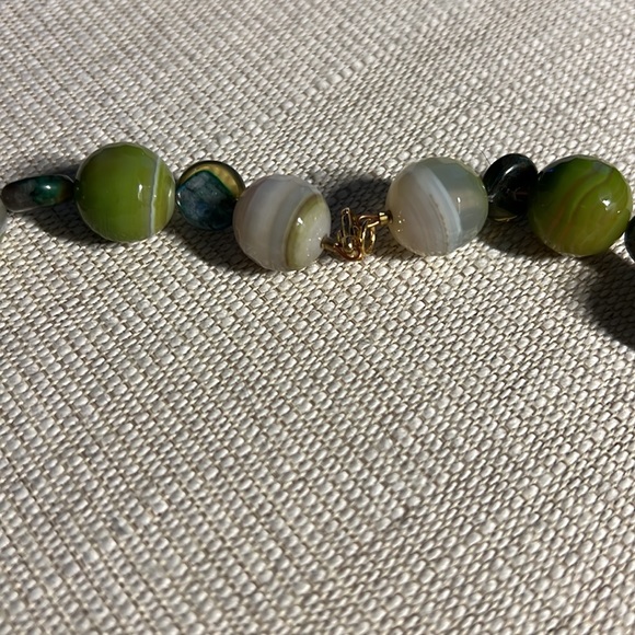 Green, agate and semi precious stone and glass necklace 20 inches long - Picture 4 of 4